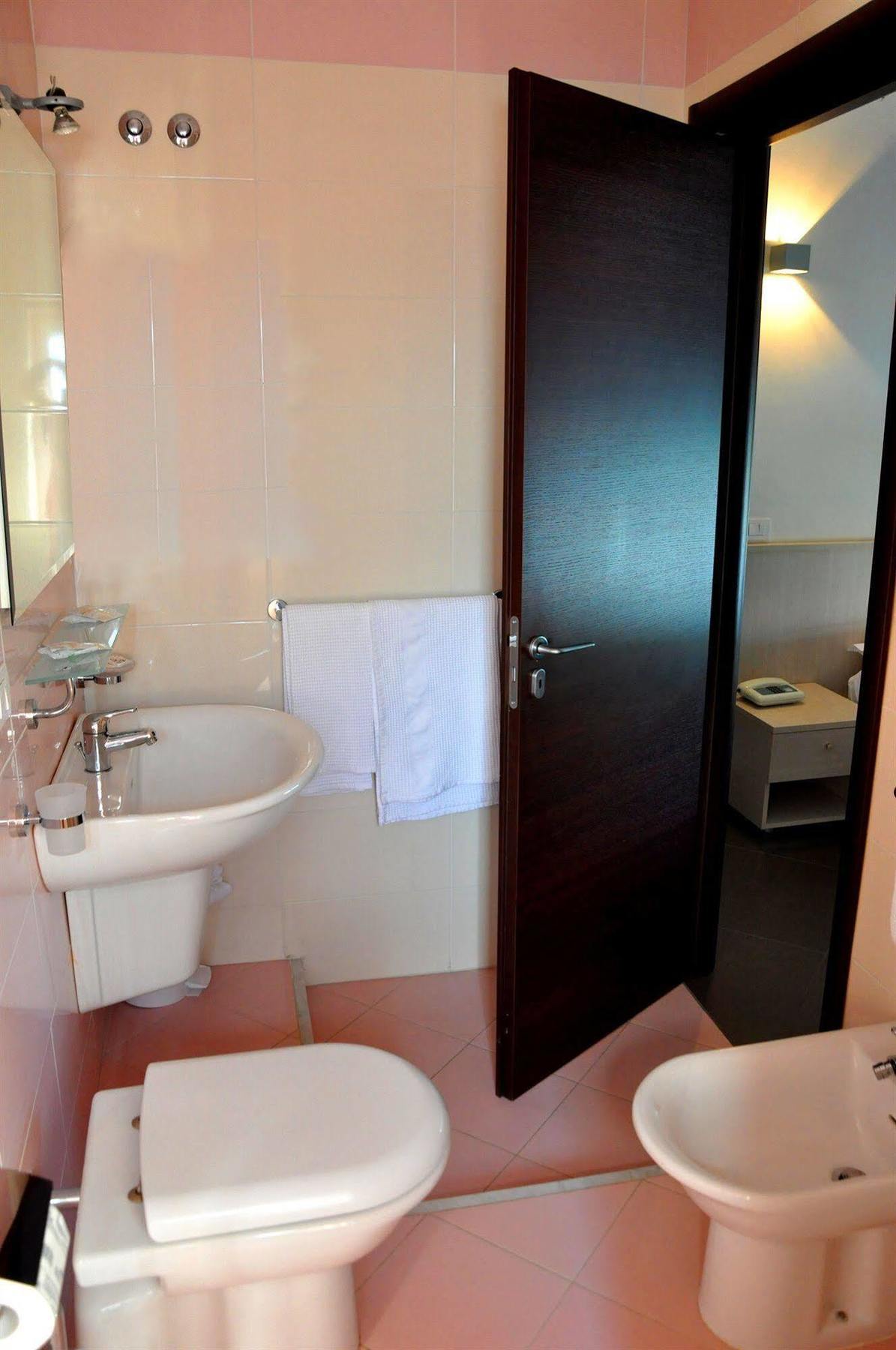 Albergo Riviera Spineta Battipaglia Exteriér fotografie